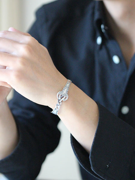 ブラインドマントグス B.M.T. -BLIND MAN TOGS- | KNIFE BANGLE LACE